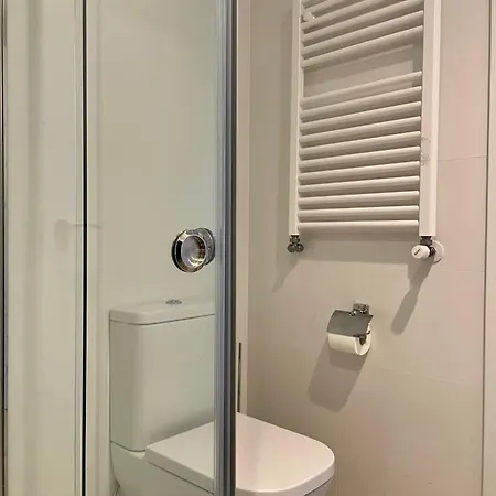 Апартаменты Piso De 2 En Centro, Zona Muy Tranquila Con Playa A 2 Min Andando Хихон