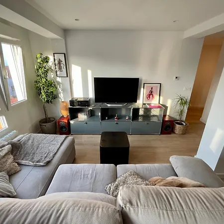 Apartamento Piso De 2 En Centro, Zona Muy Tranquila Con Playa A 2 Min Andando